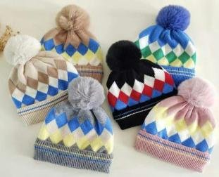 Zigzag Design Pompom Hat With Fleece - HATZZ